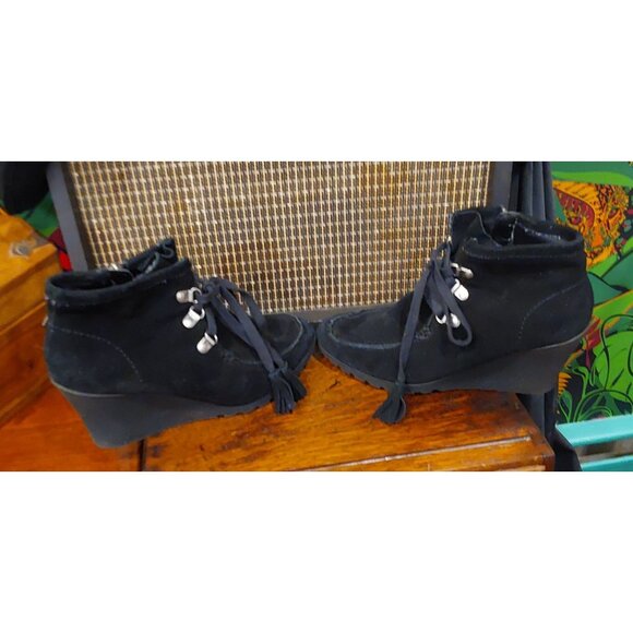 MIA Women's Black Suede Wedge Booties. Fringe laces. Size 8.5 - Picture 5 of 13